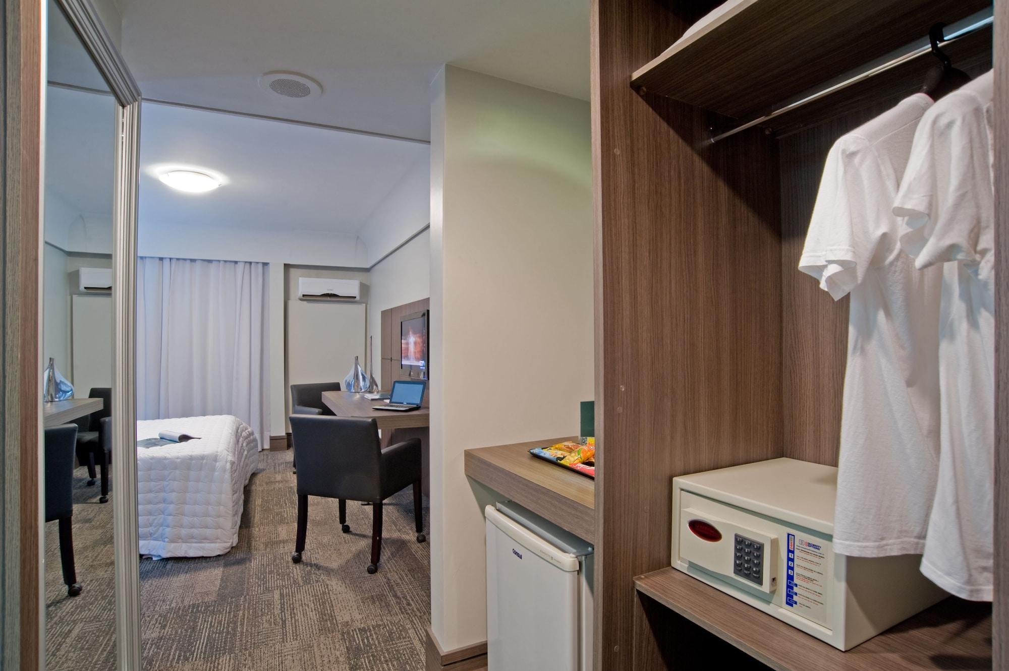 Slaviero Centro Hotel 4*